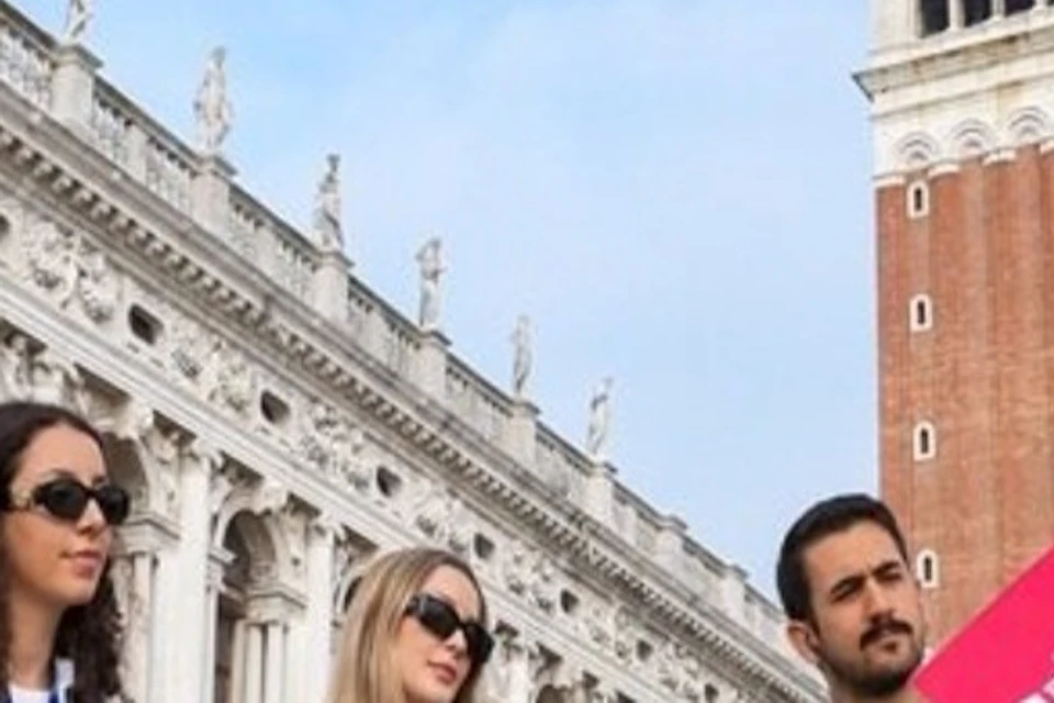 Visit the highlights of Venice alongside an expert guide like St Marks Square