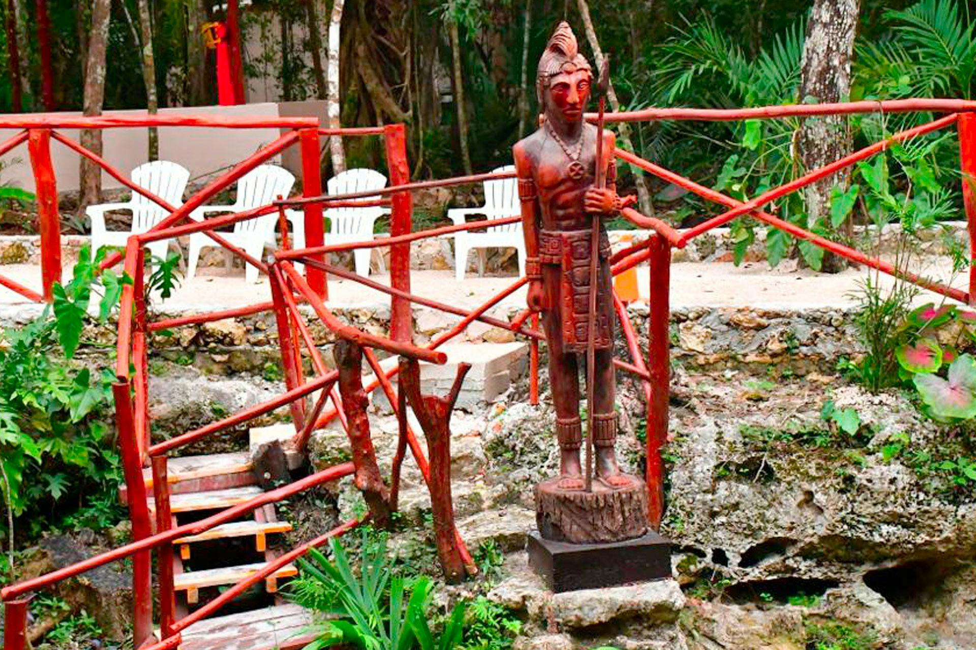 작은 세노테 계단