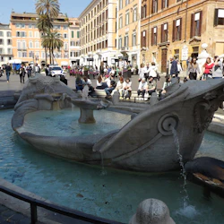 Barcaccia, Piazza di Spagna