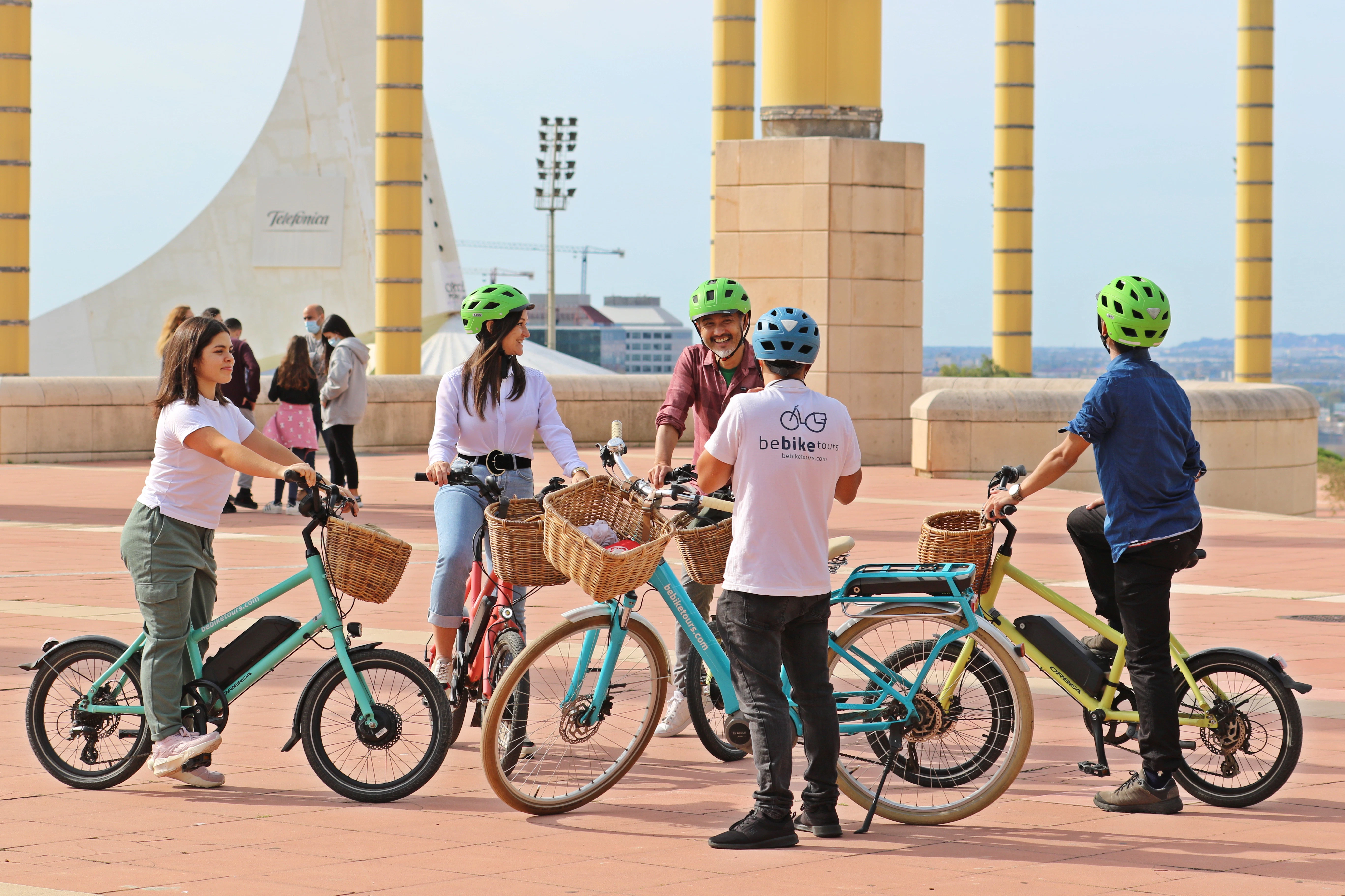 Barcelona: Top 10 Highlights eBike Tour