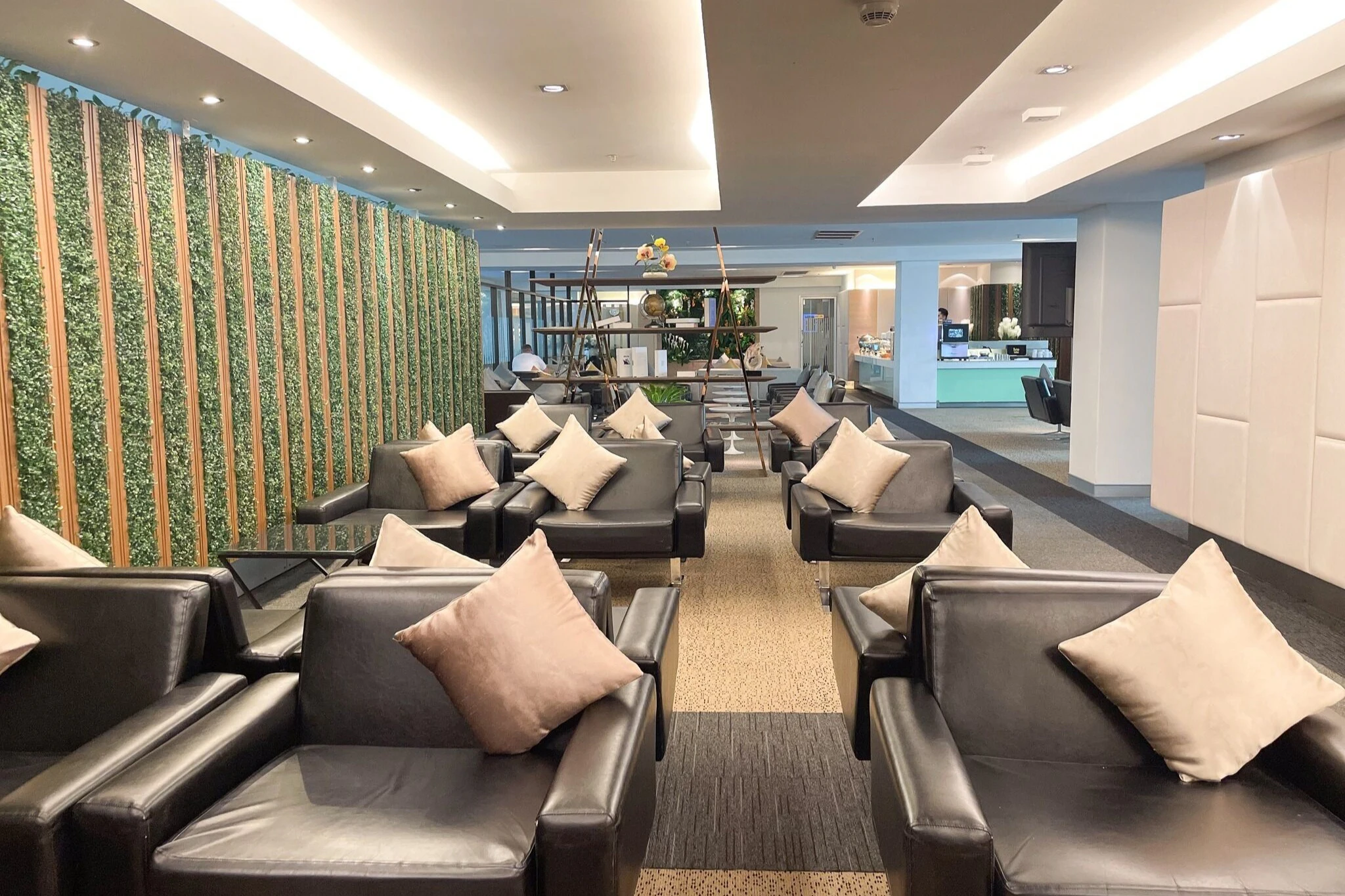Miracle Lounge Suvarnabhumi Airport: 2-Hr Access