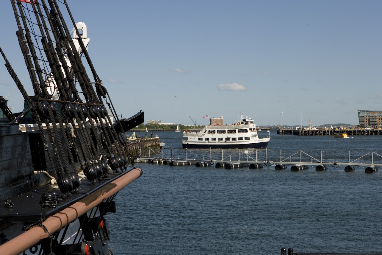 Crucero al atardecer por el Puerto de Boston - Alojamientos en Boston