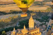Varmluftsballon over Segovia