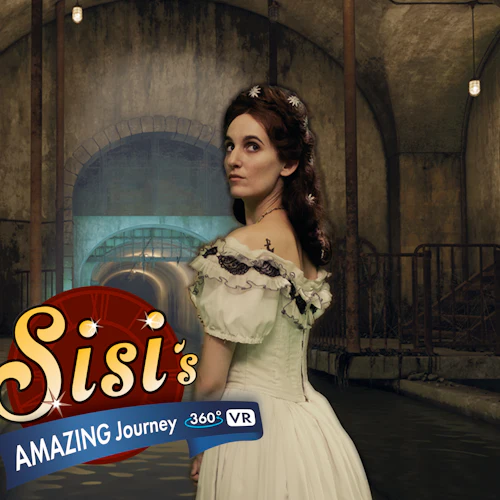 En kvinna i en vintageklänning står i en svagt upplyst underjordisk tunnel med "Sisi's Amazing Journey 360° VR" textöverlägg.