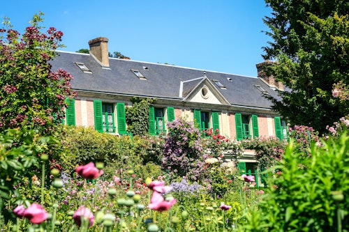 【パリ発往復送迎付き】ジヴェルニーのモネの家と庭園 半日ツアー(即日発券)