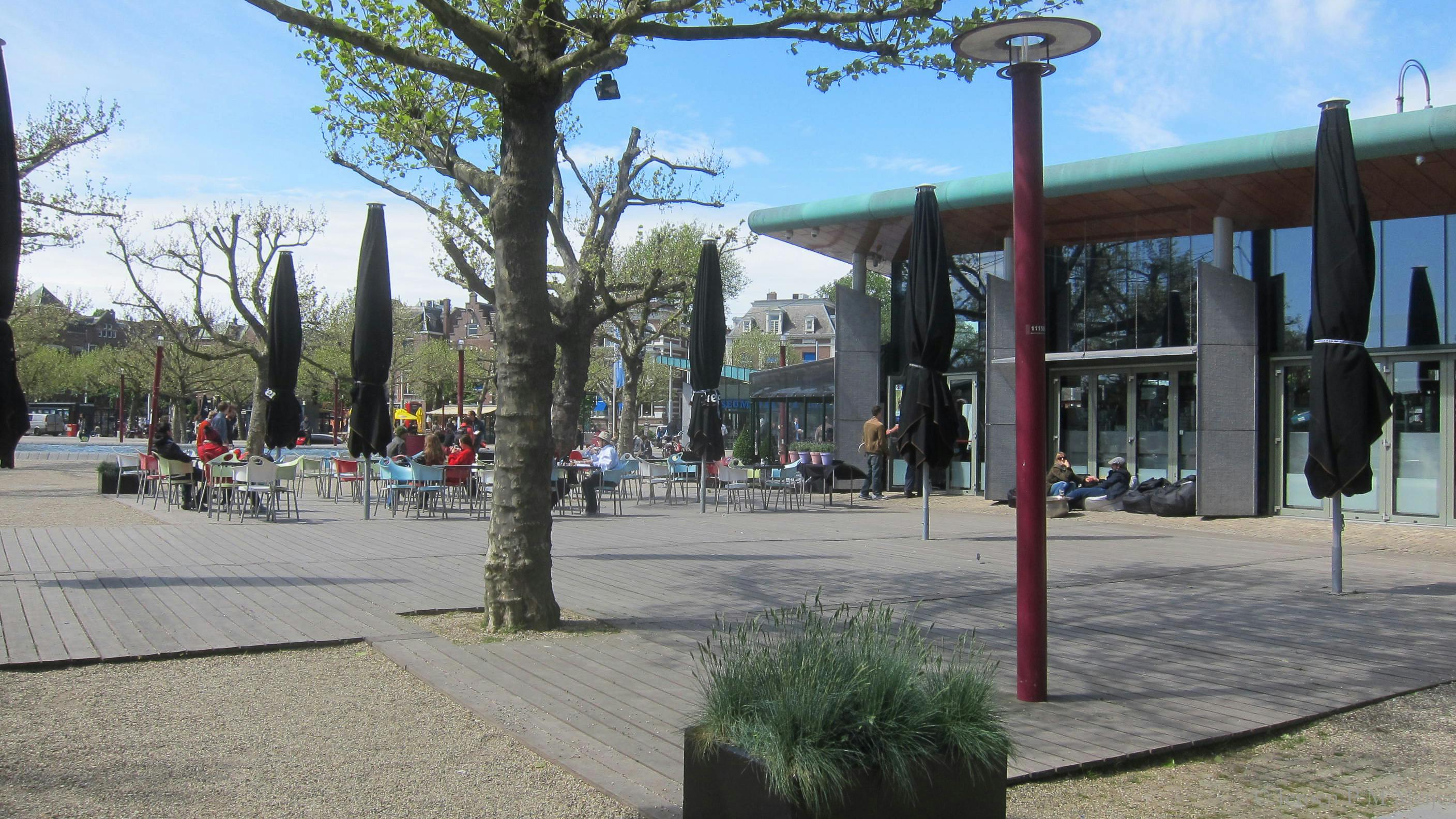 코브라 카페 옆 투어 집합 장소