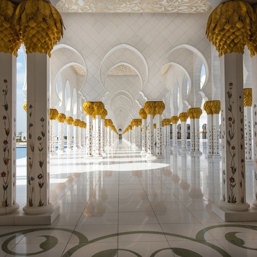 Abu Dhabi: Excursión de un día desde Dubai con visita a la Mezquita del Jeque Zayed