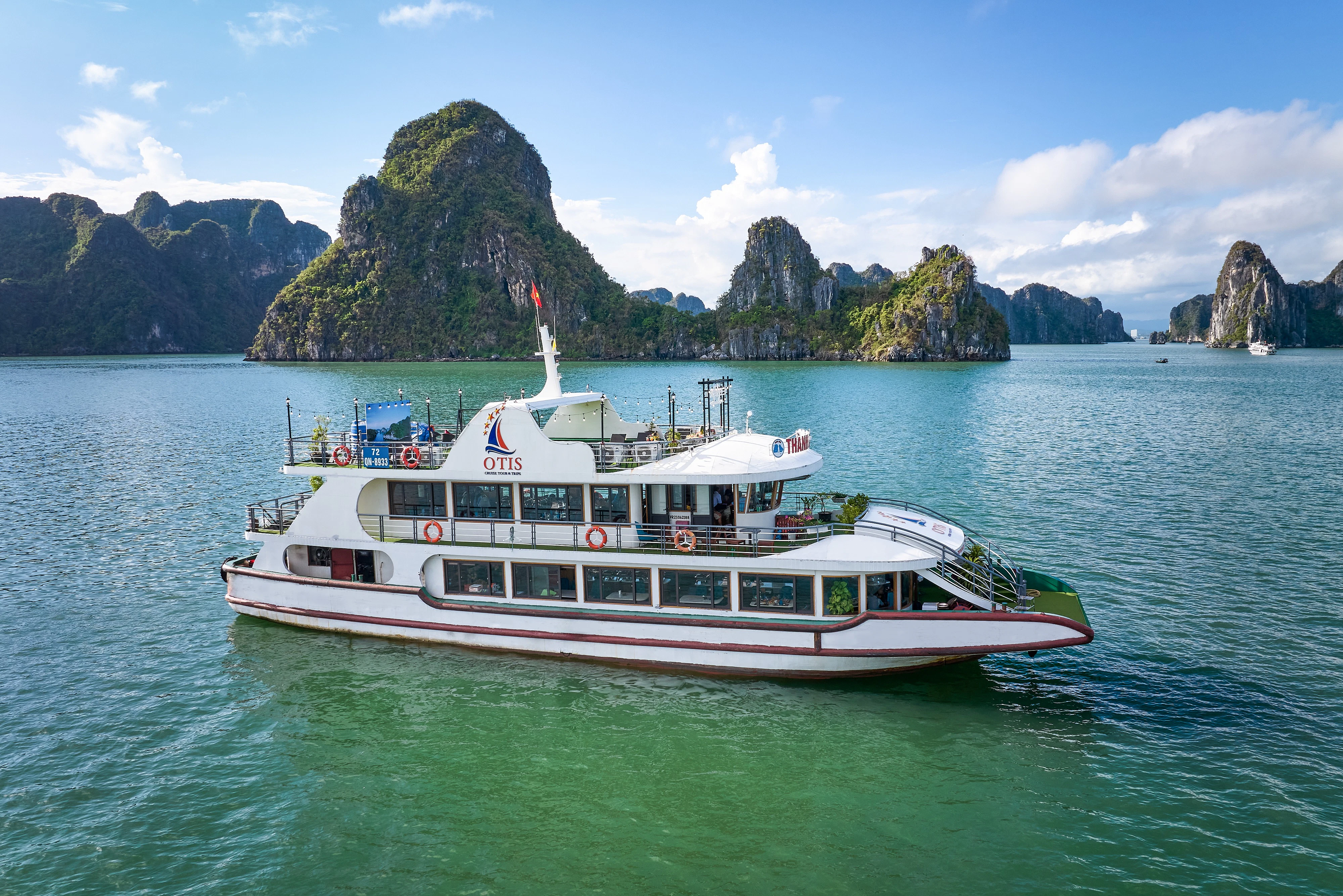 Ha Long Bay: Boat Cruise + Sung Sot & Ti Top + Lunch + Optional Transfers