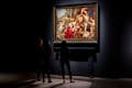Die Besucher bewundern Peter Paul Rubens Das Massaker an den Unschuldigen.