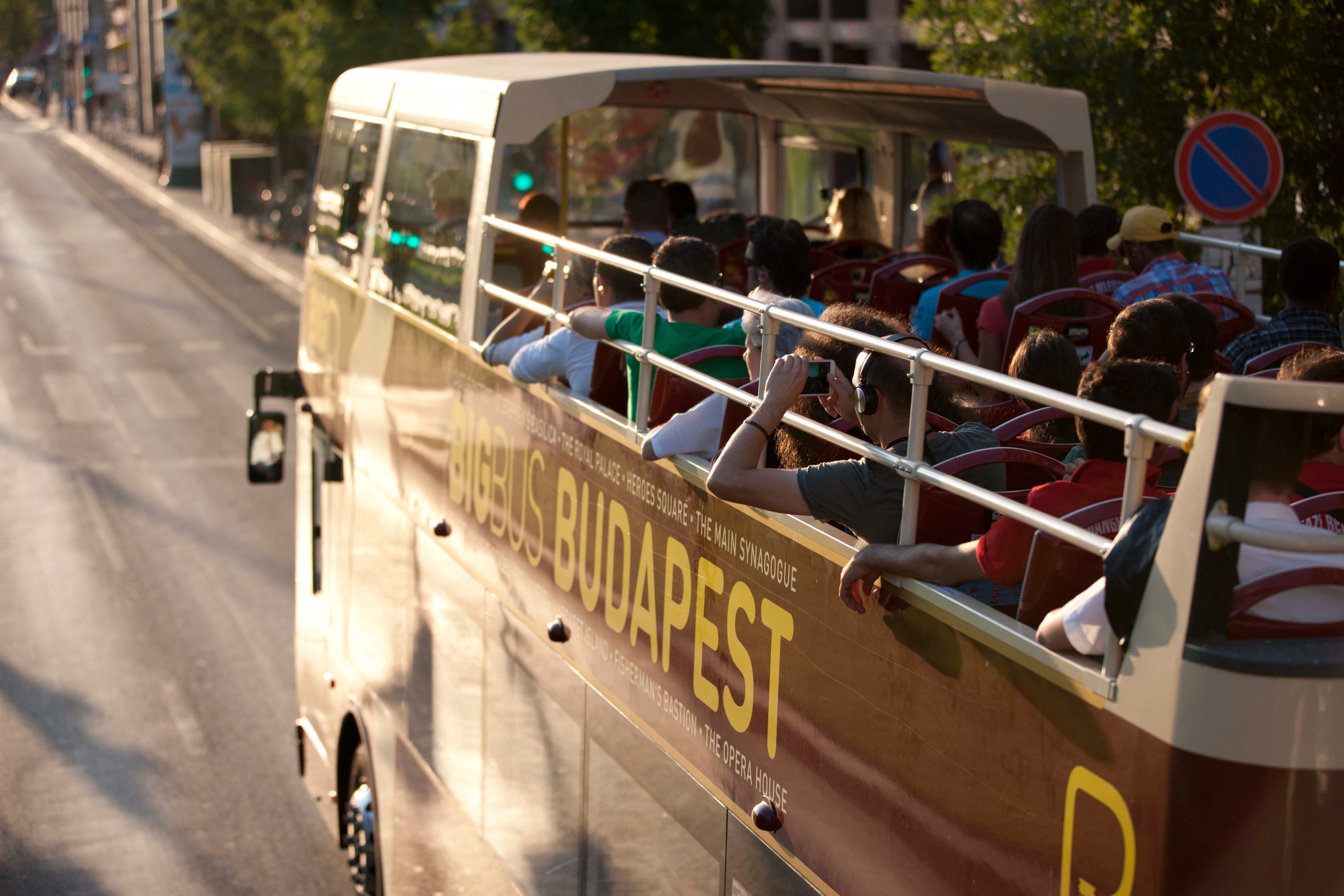 Big Bus Budapest: Hop-on Hop-off Bus Tour