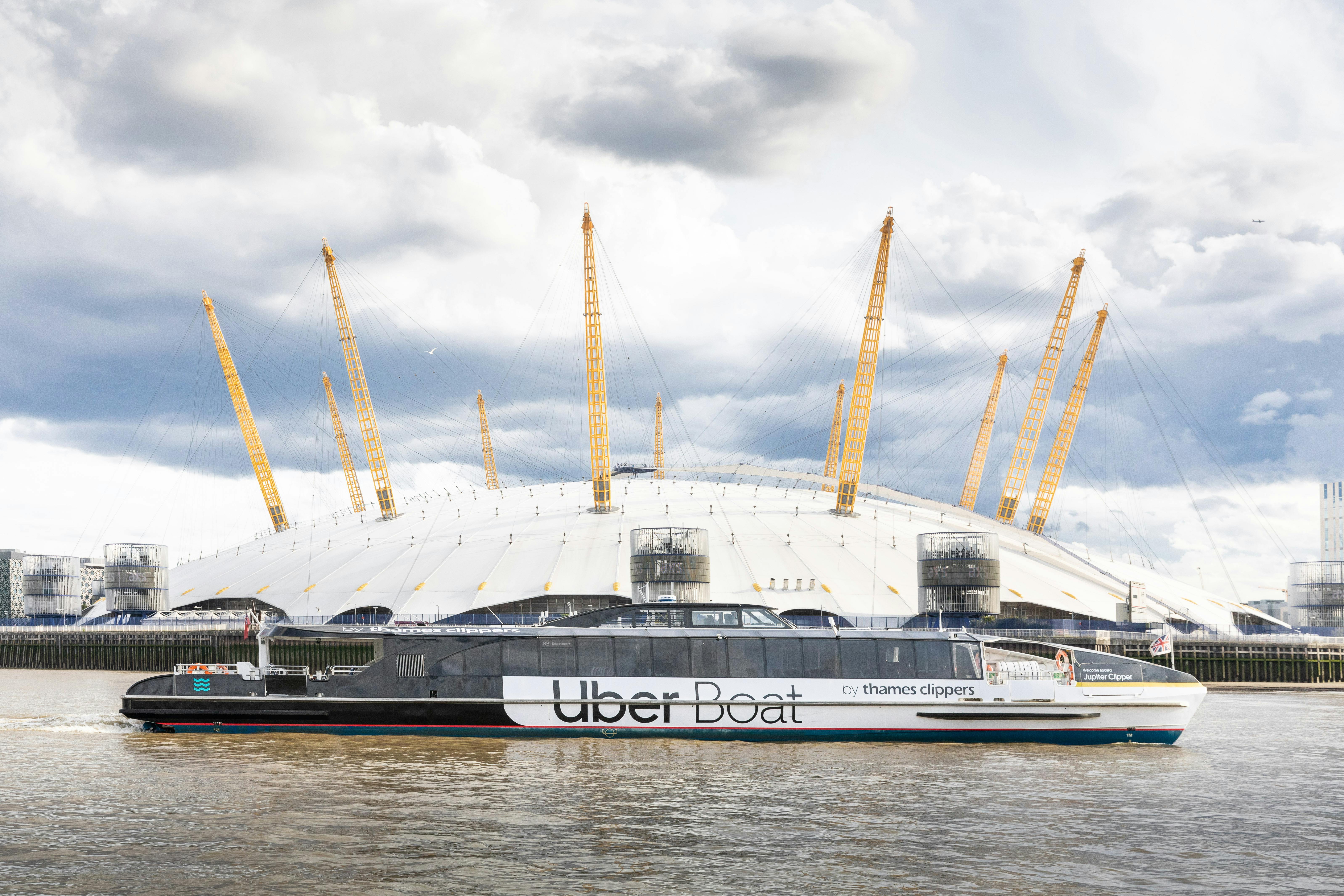 Uber Boat von Thames Clippers und The O2