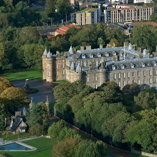 Edinburgh: Harry Potter Sights Tour + Holyrood Palace Entry - Photo 13