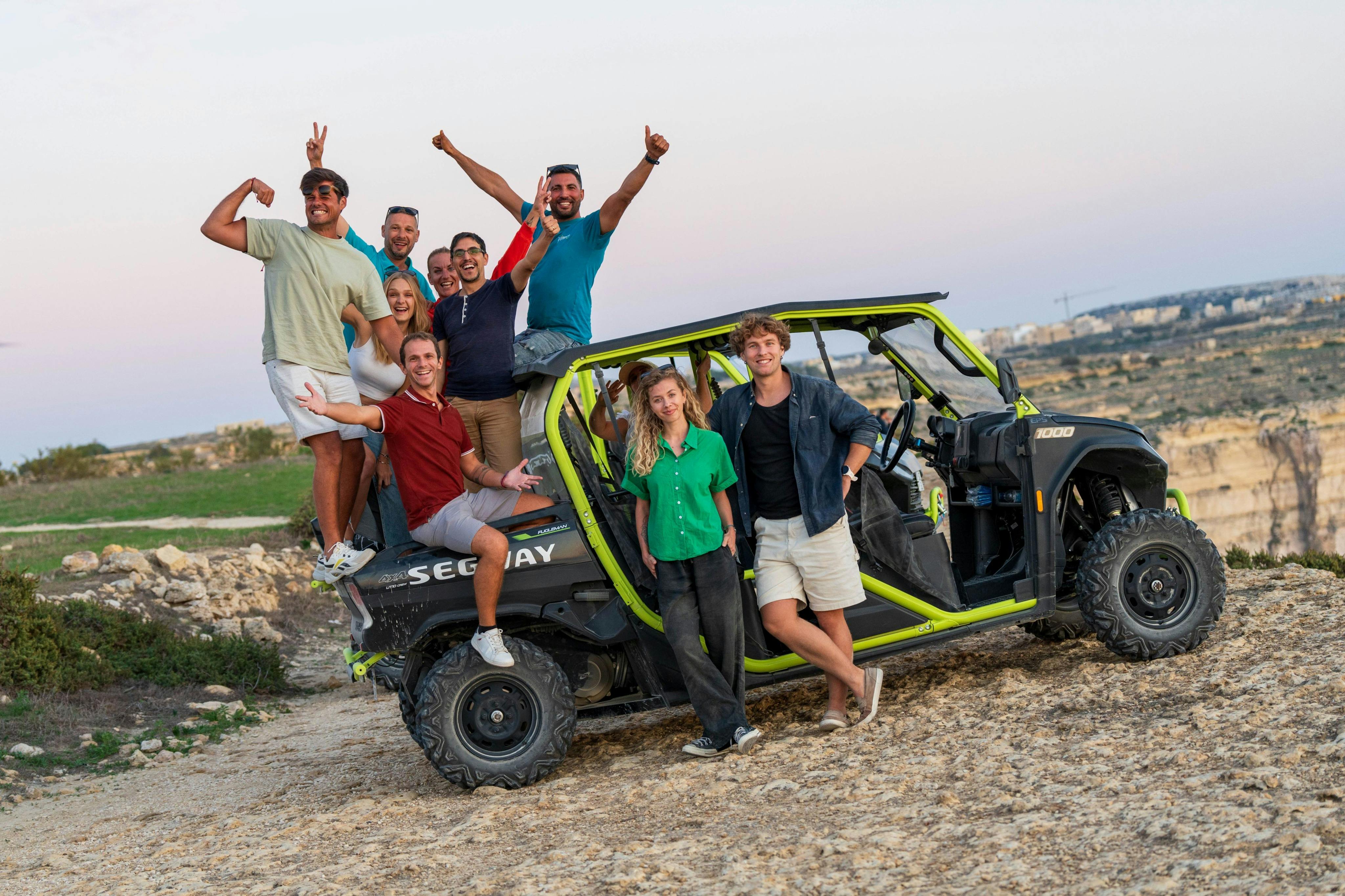 Gozo: Tour autoguidato guidato in UTV + Pranzo + Tour in barca + Trasferimenti — 2