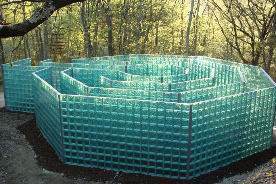 Labyrinth by Jeff Saward (UK)