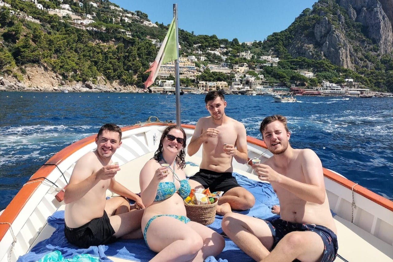 Capri: i punti di balneazione nascosti Tour privato in barca — 3
