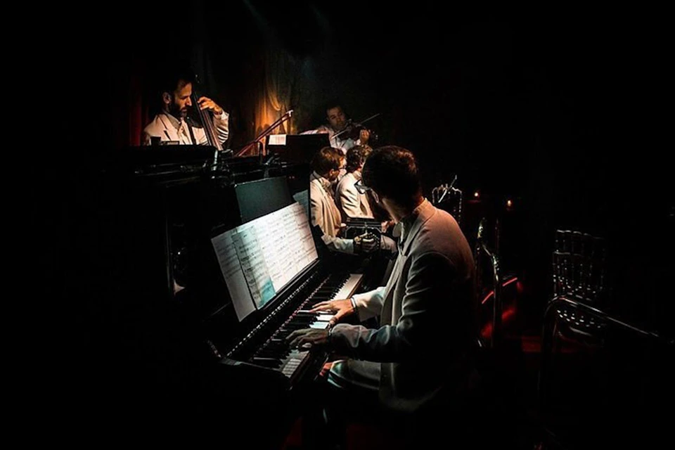 Enhanced by the virtuoso pianist's soulful melodies, Rojo Tango's dancers deliver a captivating display of Argentine tango.
