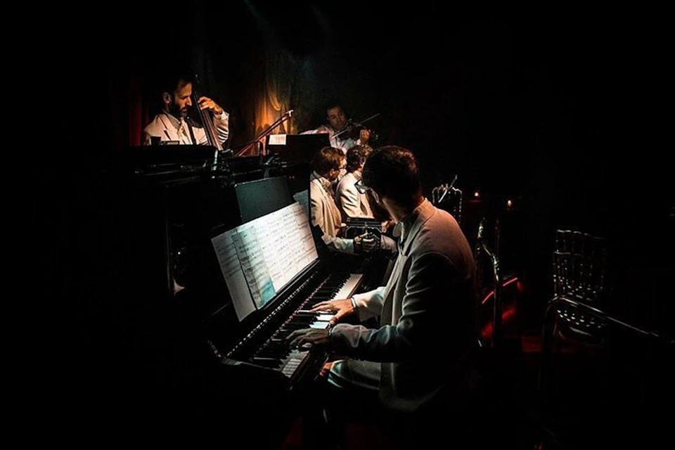 Enhanced by the virtuoso pianist's soulful melodies, Rojo Tango's dancers deliver a captivating display of Argentine tango.