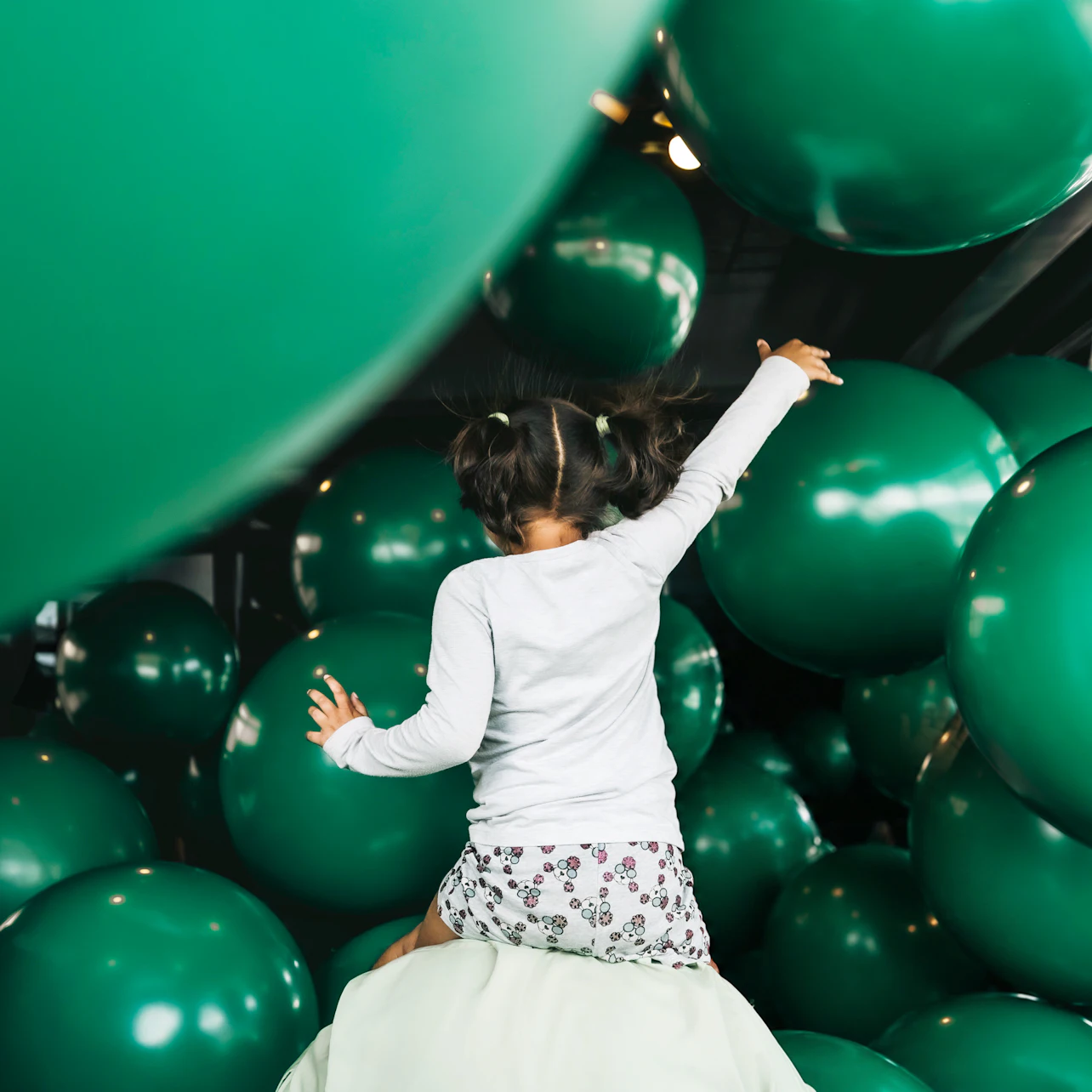 Balloon Museum New York: DAYDREAM - Air Becomes Art Exhibition Ticket in New York β Tiqets