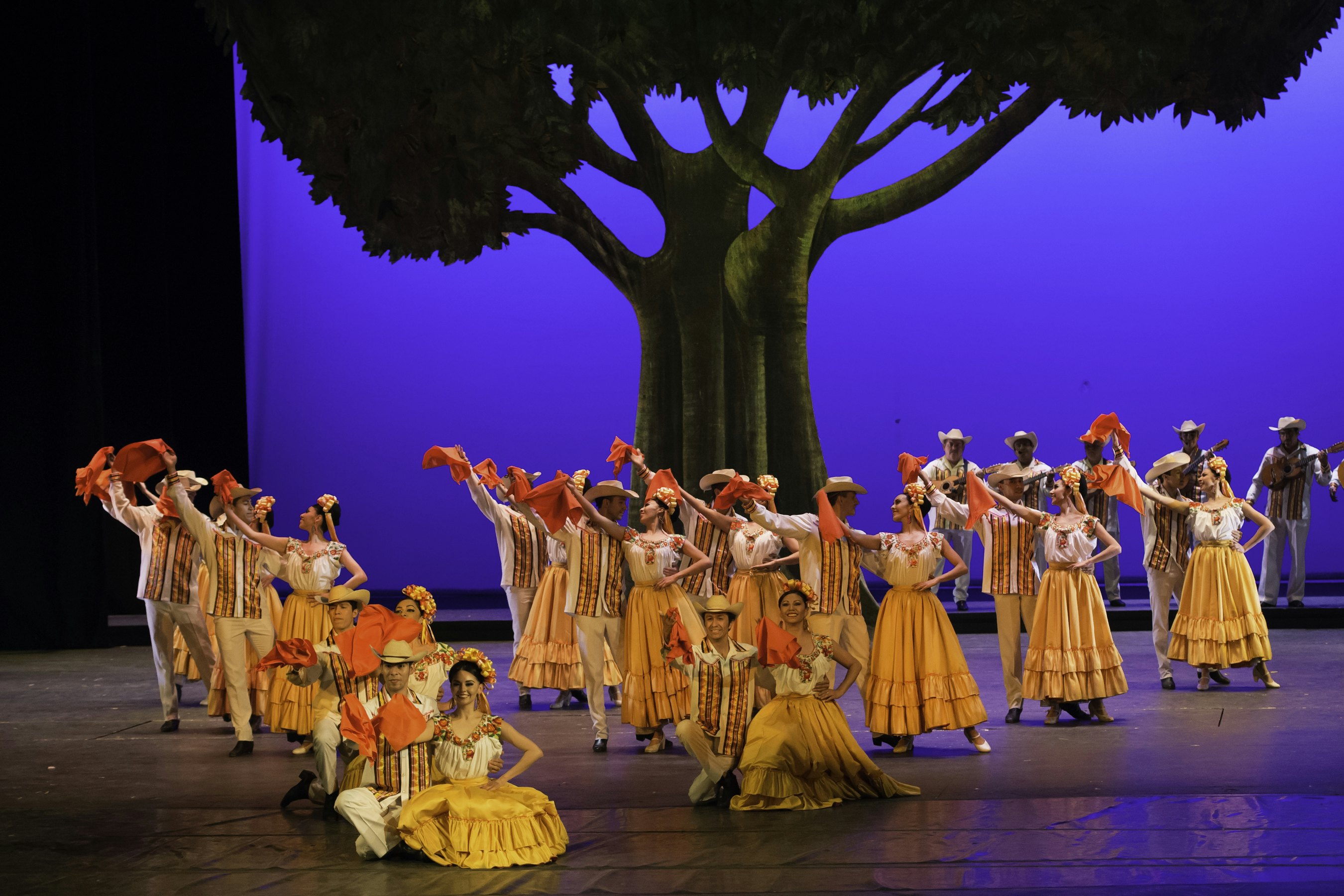 Ballet Folklórico de México (Tickets VIP + Transporte incluido)