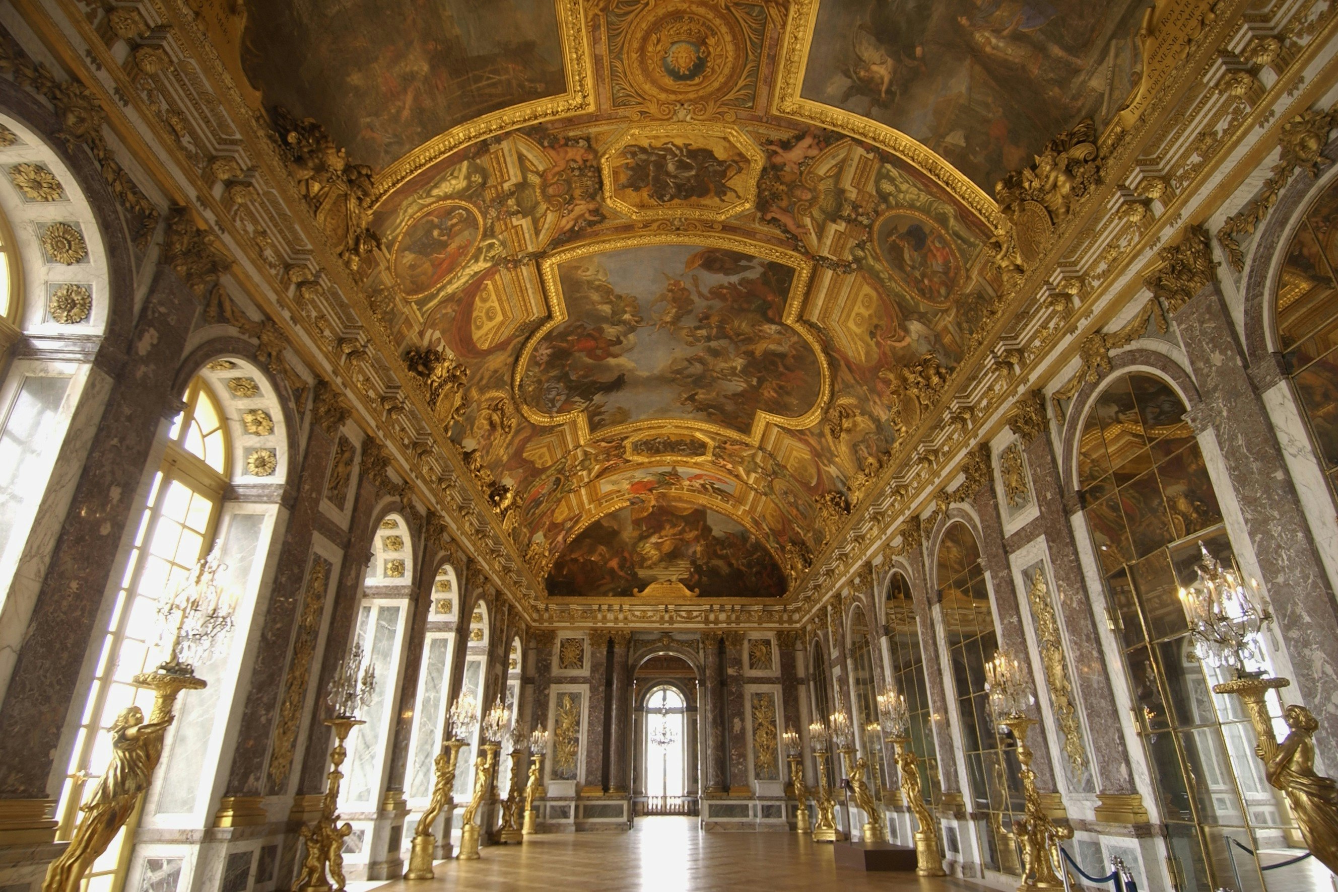 Palácio de Versalhes e jardins: Visita guiada + transporte