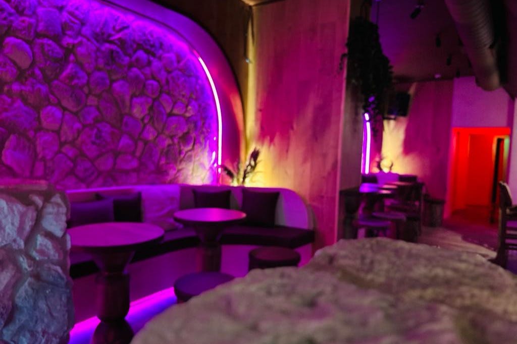 &lt;City 64765&gt;のおすすめのアクティビティ #3：IceBarケルン