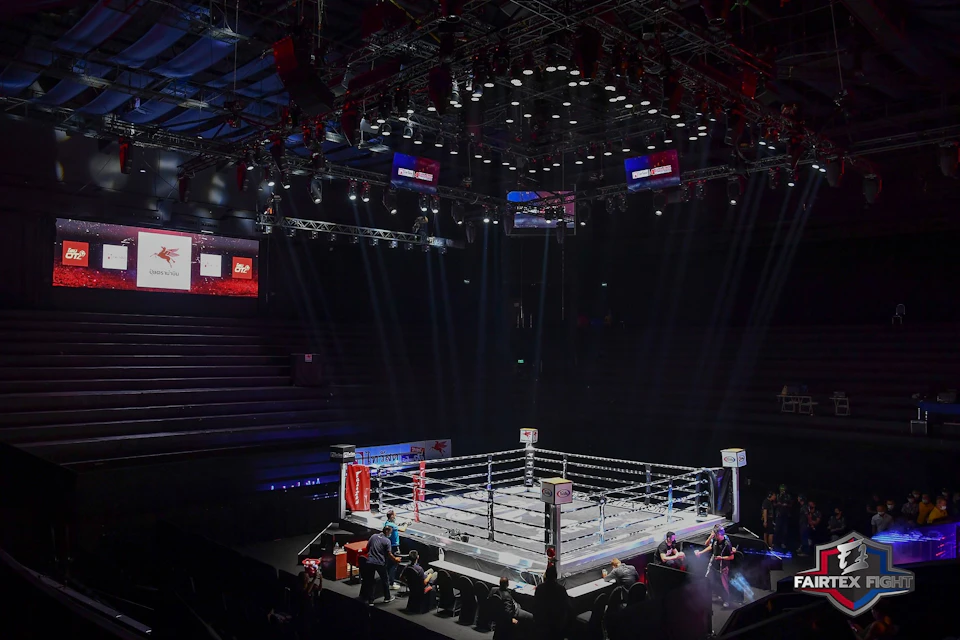 MuayThai Match at Lumpinee Boxing Stadium