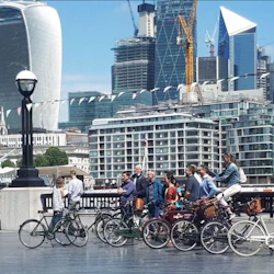 London: Bike Tour to Explore Hidden Gems