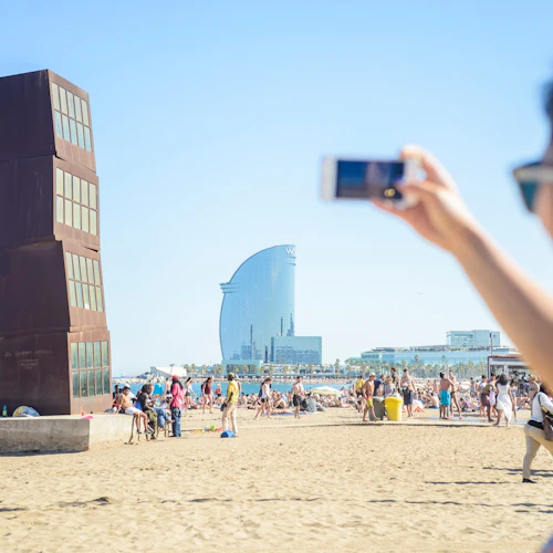Barcelona: Passeio guiado de eBike Picasso em Barceloneta e no Bairro Gótico - Photo 4