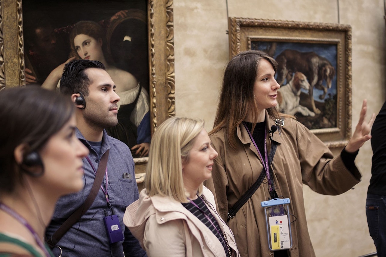 Museu do Louvre: Ingresso de entrada prioritária + visita guiada de 2 horas aos destaques - Acomodações em Paris