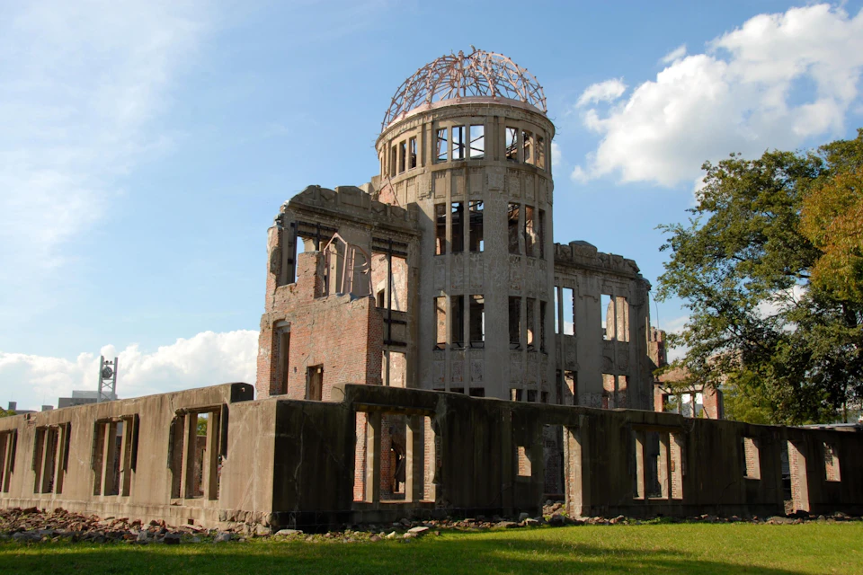 Hiroshima and Miyajima 1 Day Bus Tour