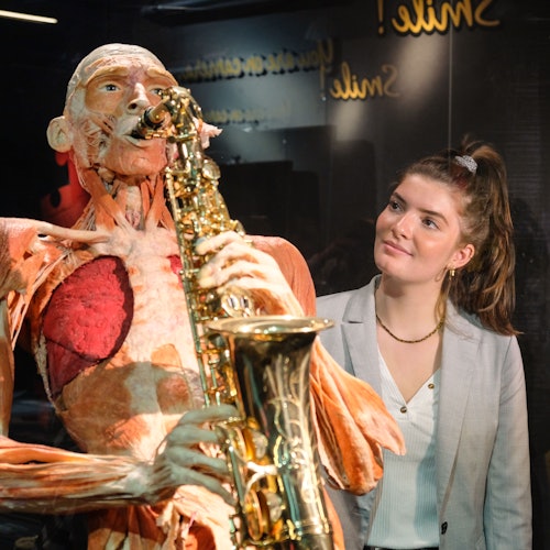 Amsterdam Body Worlds - The Happiness Project: Salta la cola Amsterdam Body Worlds - The Happiness Project: Salta la cola