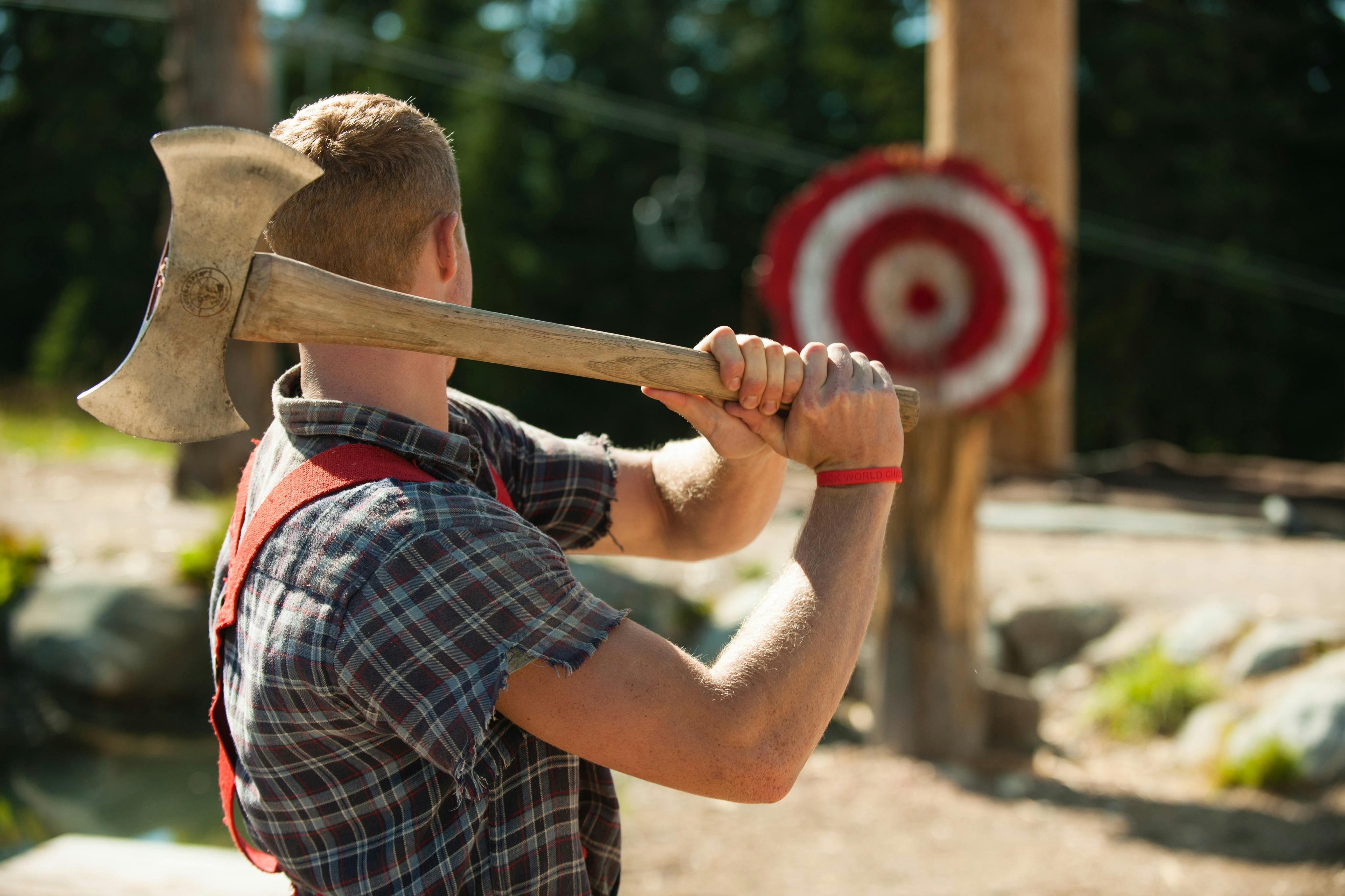 Grouse Mountain's World-Famous Lumberjack Show (μόνο καλοκαίρι)
