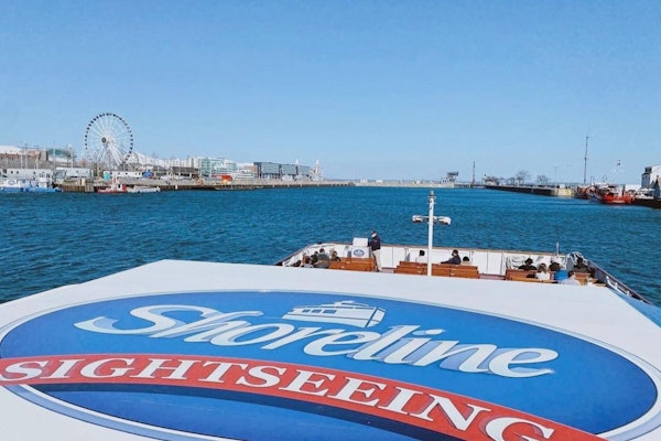 Combination Pier Navy Pier Centennial Wheel + Chicago: Skyline Lake Tour