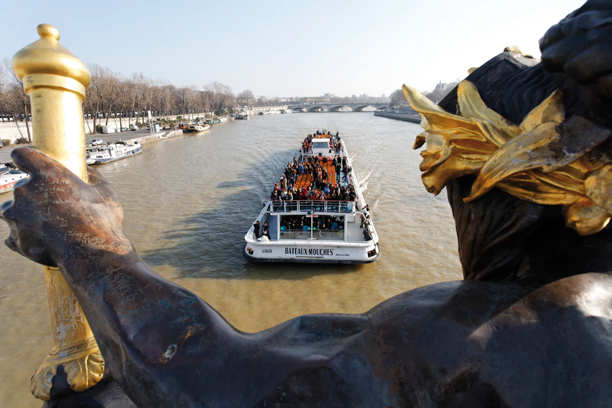 Seine River: Cruise by Bateaux Mouches — 3