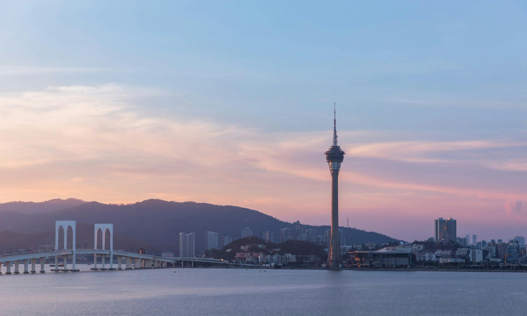 Macau Tower: Fireworks Observation Deck Ticket + Hand Fan for Child - Photo 2