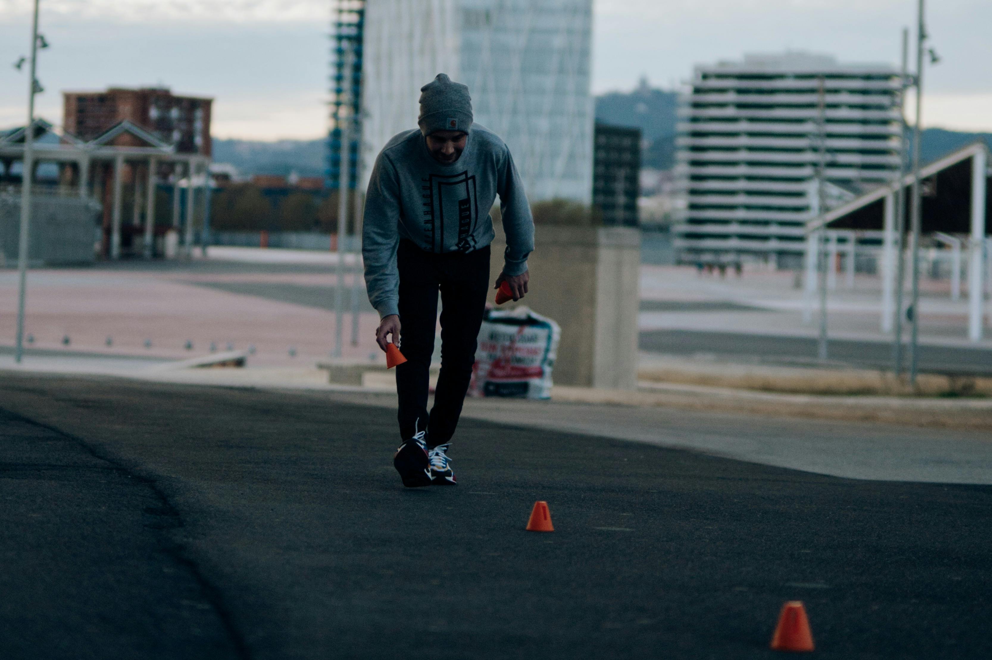 Άτομο σε σέρφινγκ