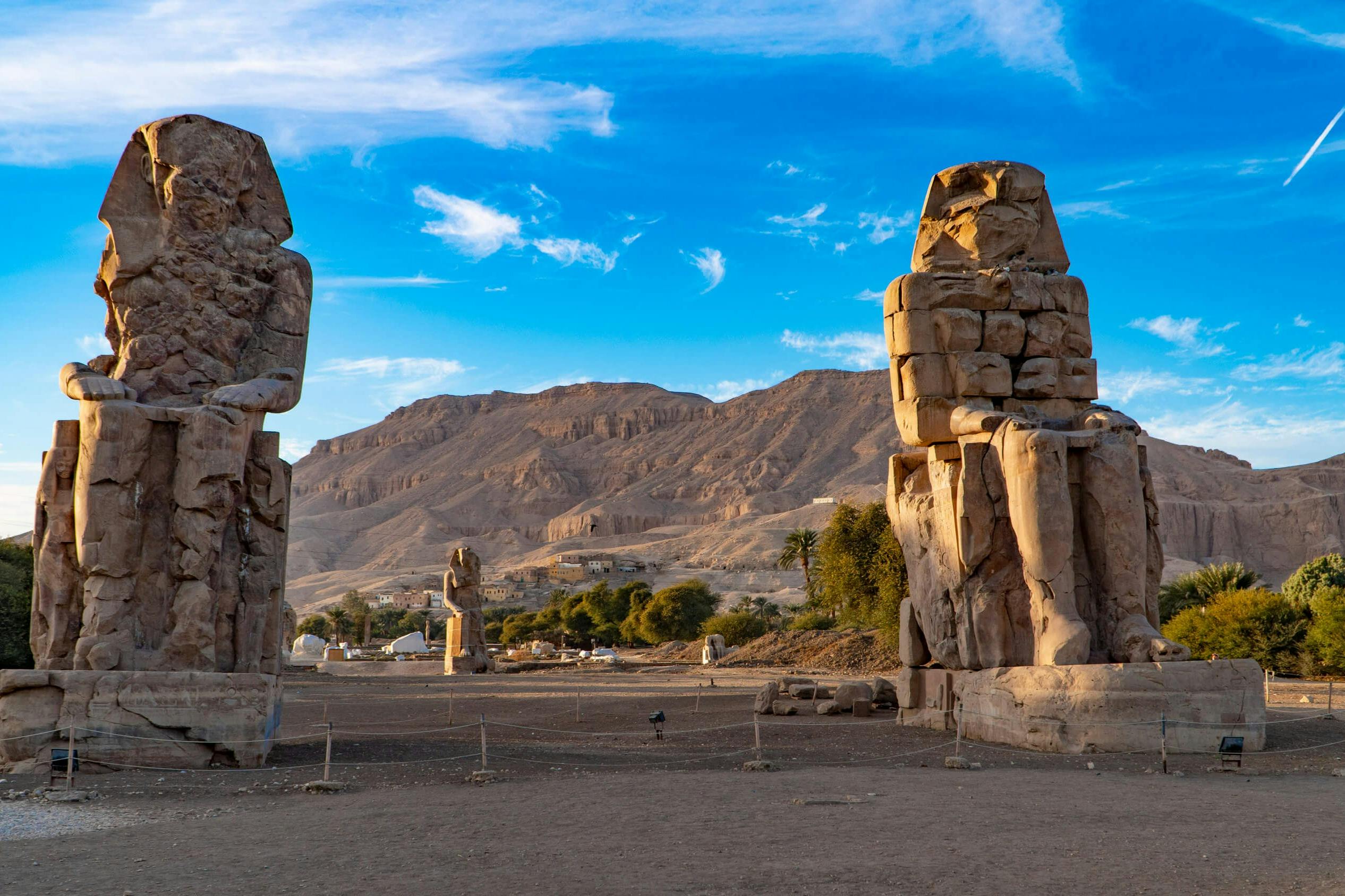 メムノンの巨像