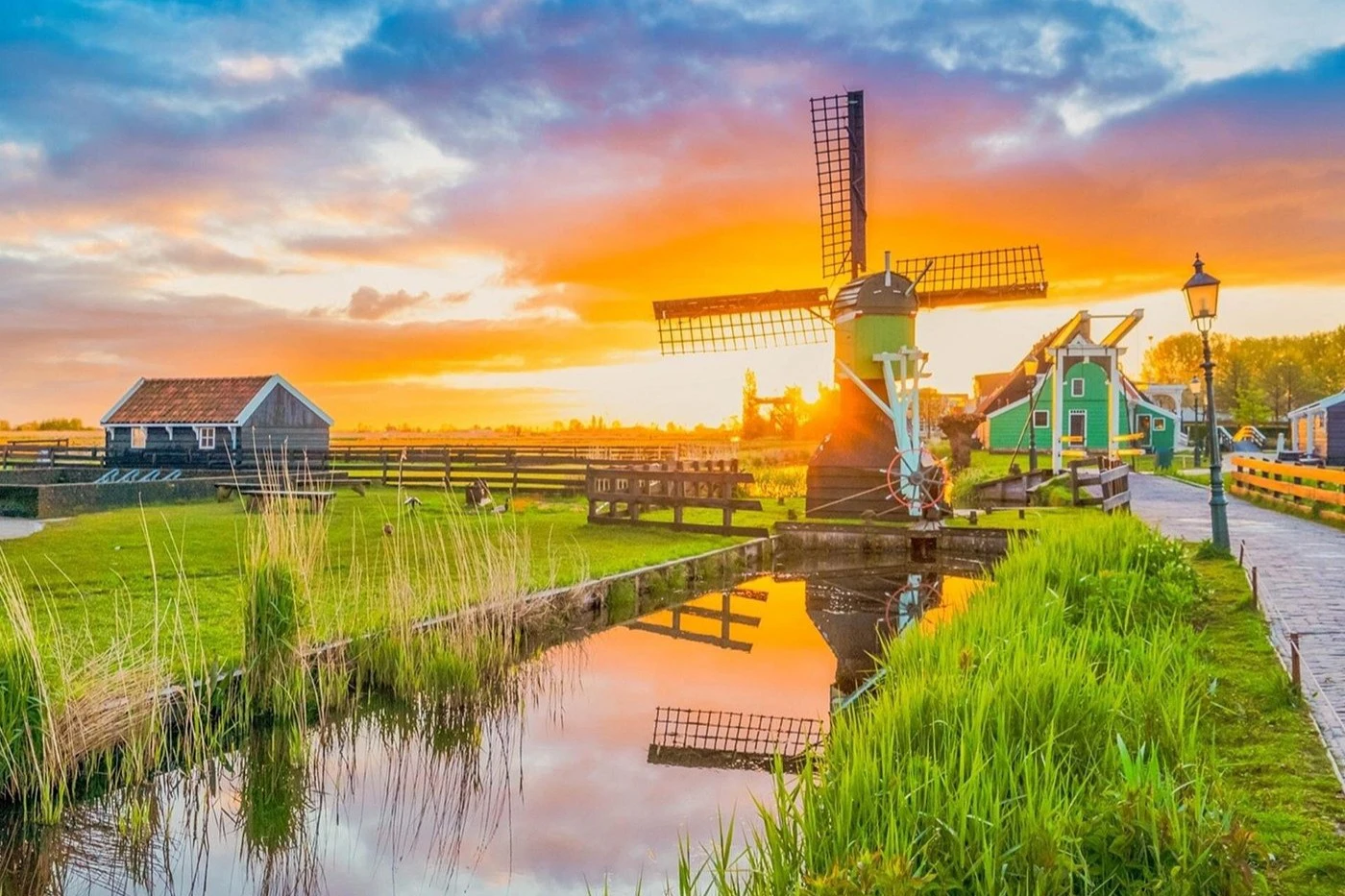 Zaanse Schans, Marken, Edam & Volendam: Day Trip