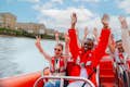 Fliegen Sie mit 35 Stundenkilometern auf einem Thames Rockets London Speedboat über die Themse