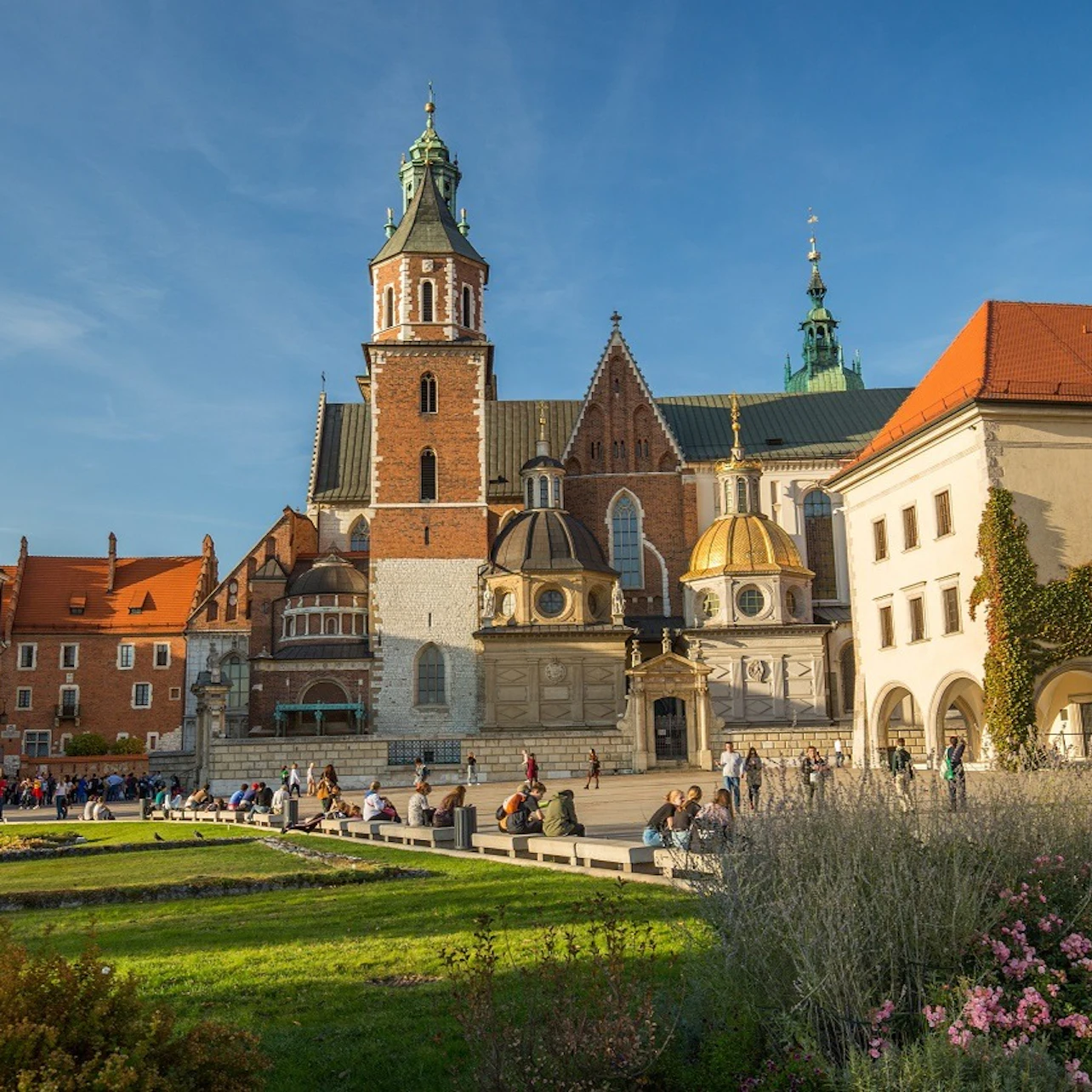 Wawel Royal Castle & Cathedral Interior: Guided Tour in Krakow β Tiqets