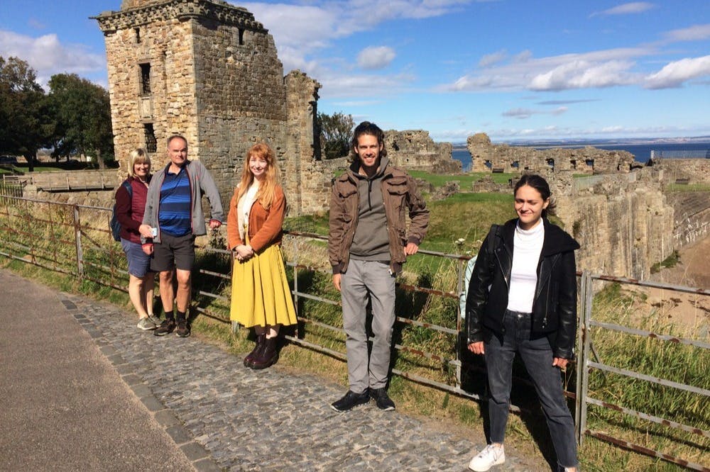 Un grup gaudint de la visita a St Andrews