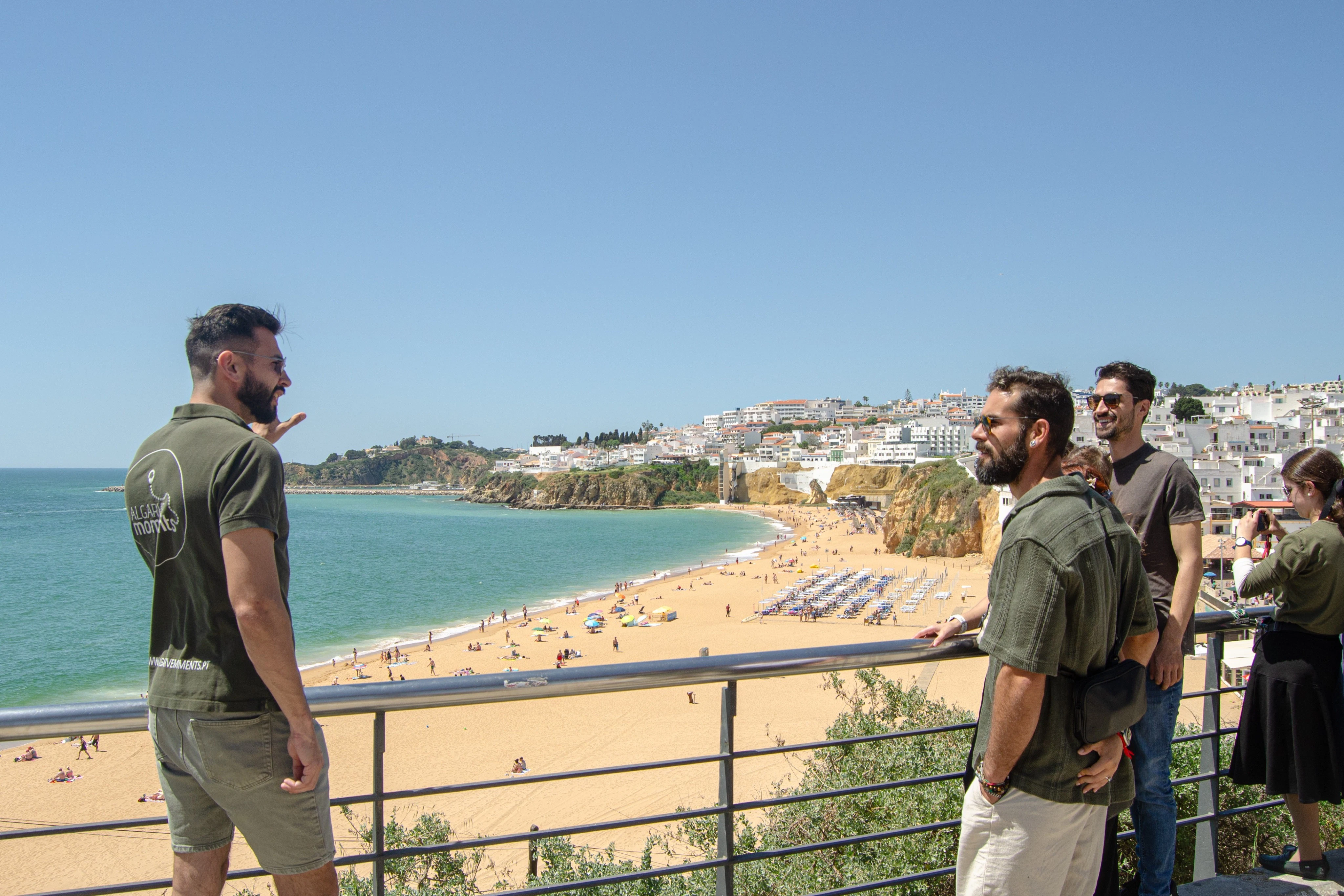 Albufeira: Guided Walking Tour + Food & Drink Tasting