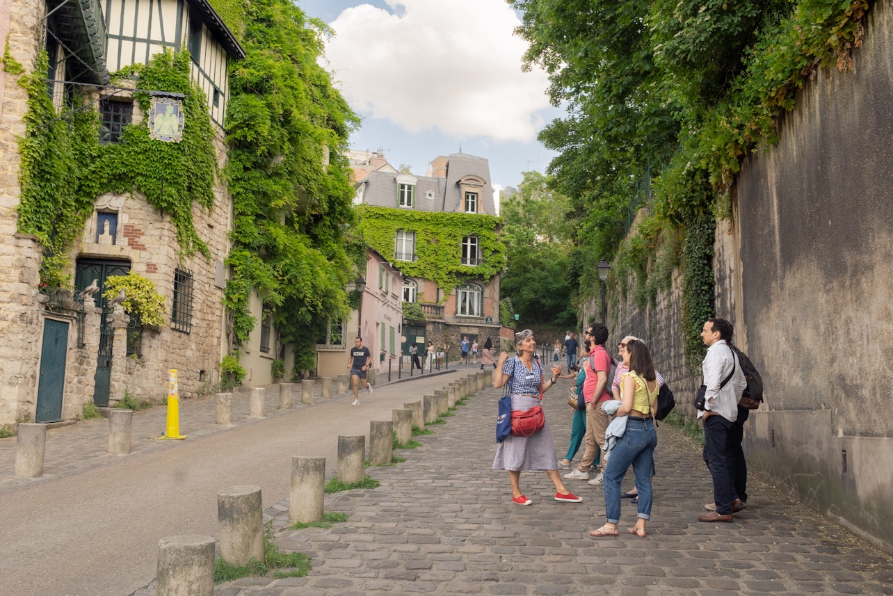 Paris: Montmartre Guided Walking Tour - Accommodations in Paris