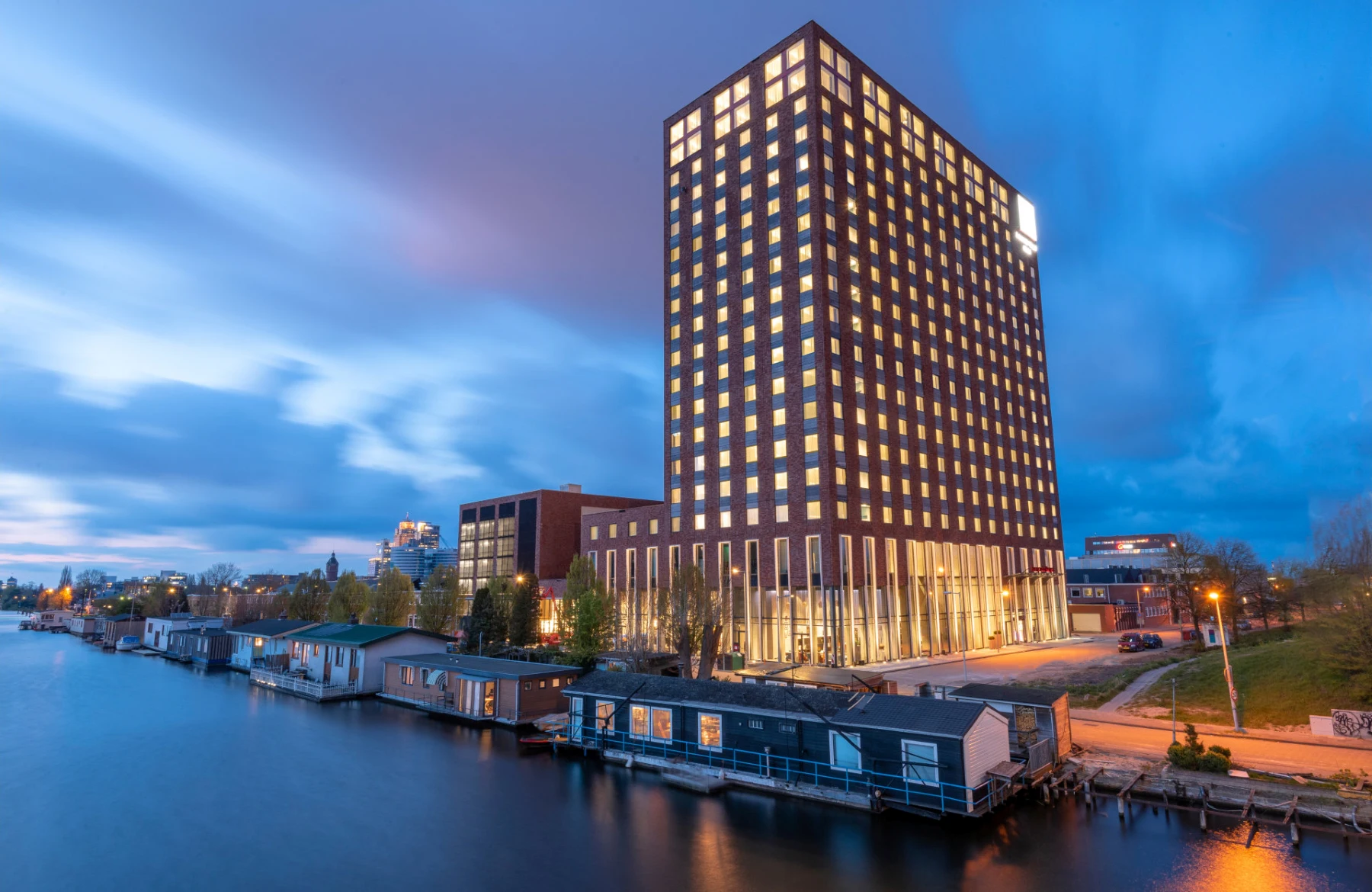 Mobypark Amsterdam: Parking at Leonardo Royal Hotel Amstel