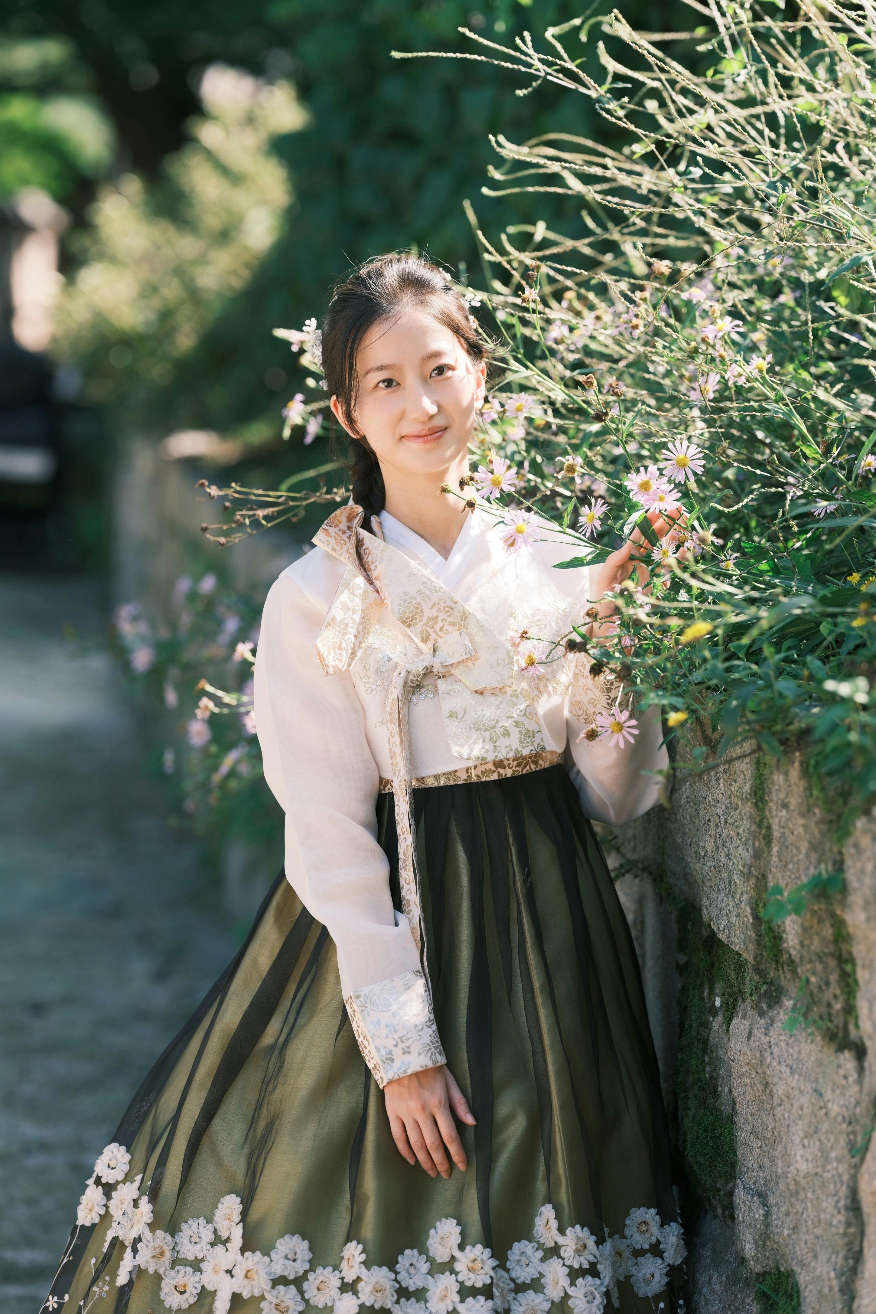 Gyeongbokgung Palace, Bukchon Hanok Village & Changdeokgung Palace: Premium Hanbok Set + Korean Hairstyle - Photo 13