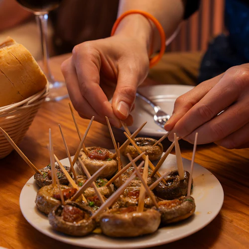 Madrid: Visita guiada a pé + degustação de tapas e bebidas - Photo 4