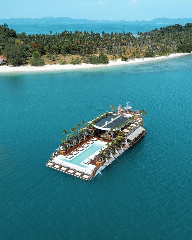 Phuket: Yona Plovoucí plážový klubový zážitek