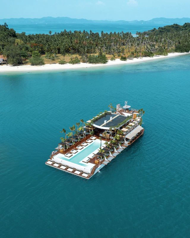 Phuket: Yona Floating Beach Club Experience