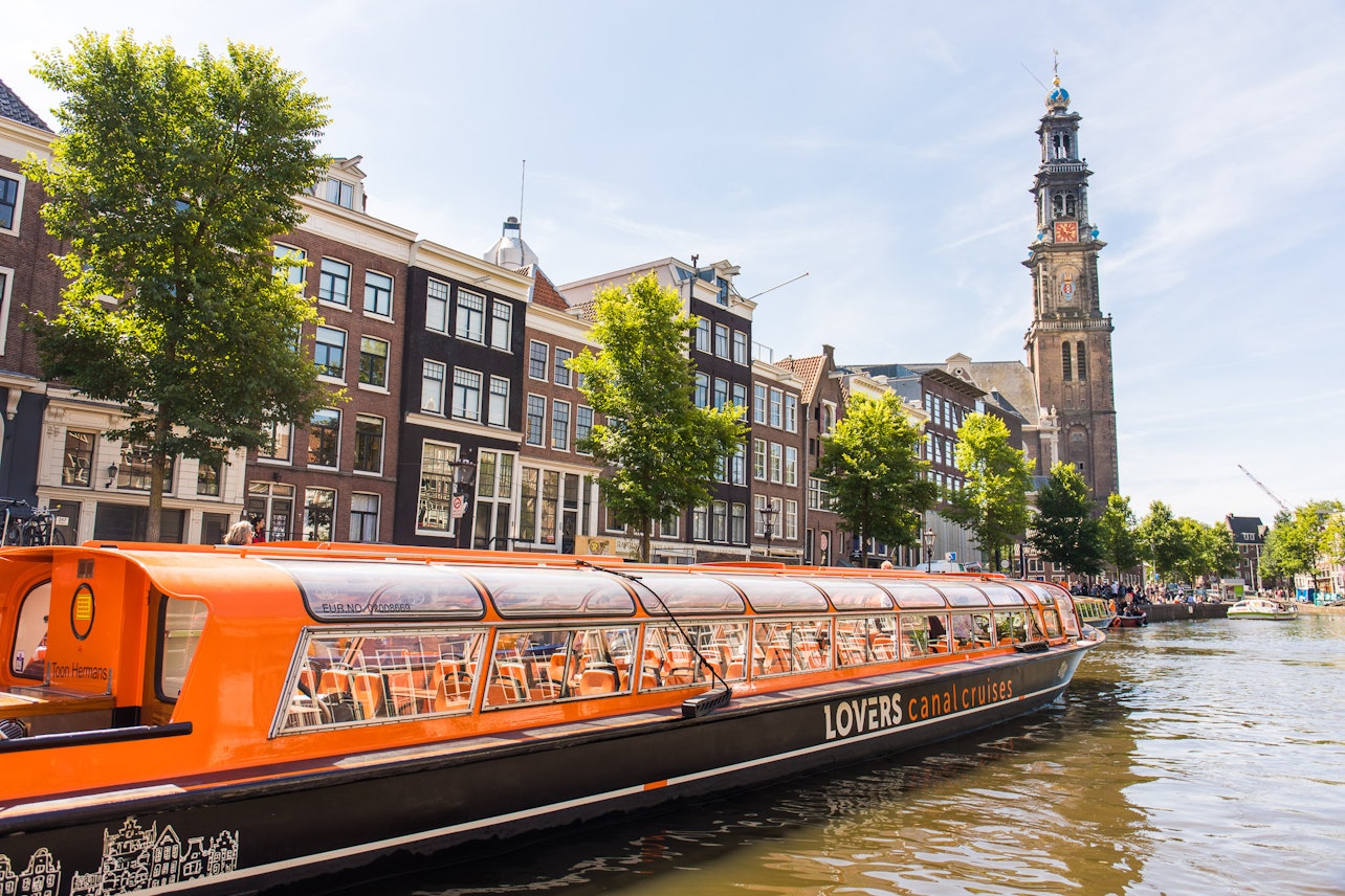 Amsterdam: Crucero Lovers por los canales desde la Estación central - Alojamientos en Amsterdam