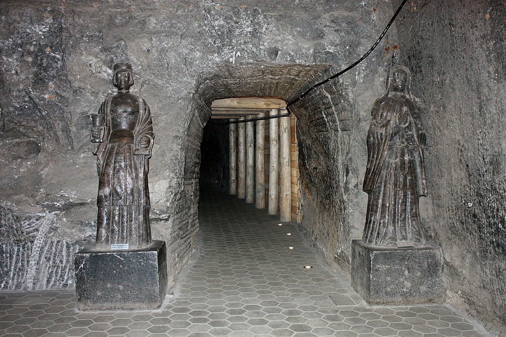 Wieliczka Salt Mine: Entry Ticket, Private Guided Tour + Transport